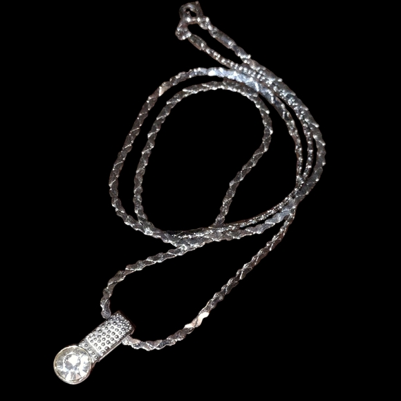 Elegant Silver Necklace with Crystal Pendant - Picture 1 of 7